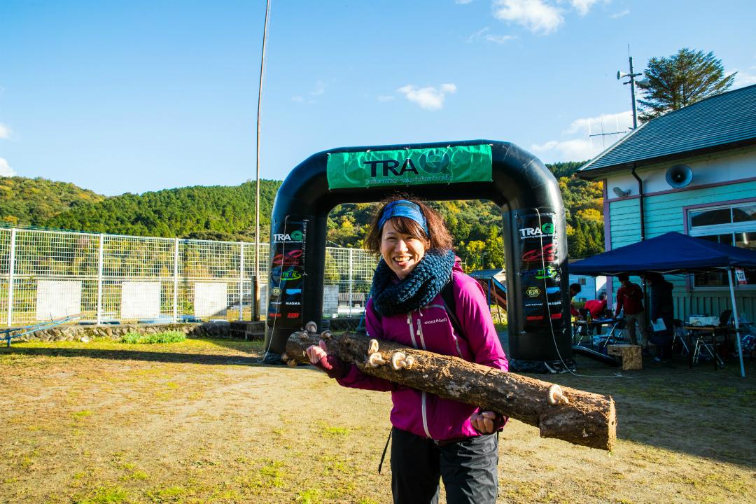 有著很獨特的冠軍獎杯的「修驗道山路in上毛町」-0