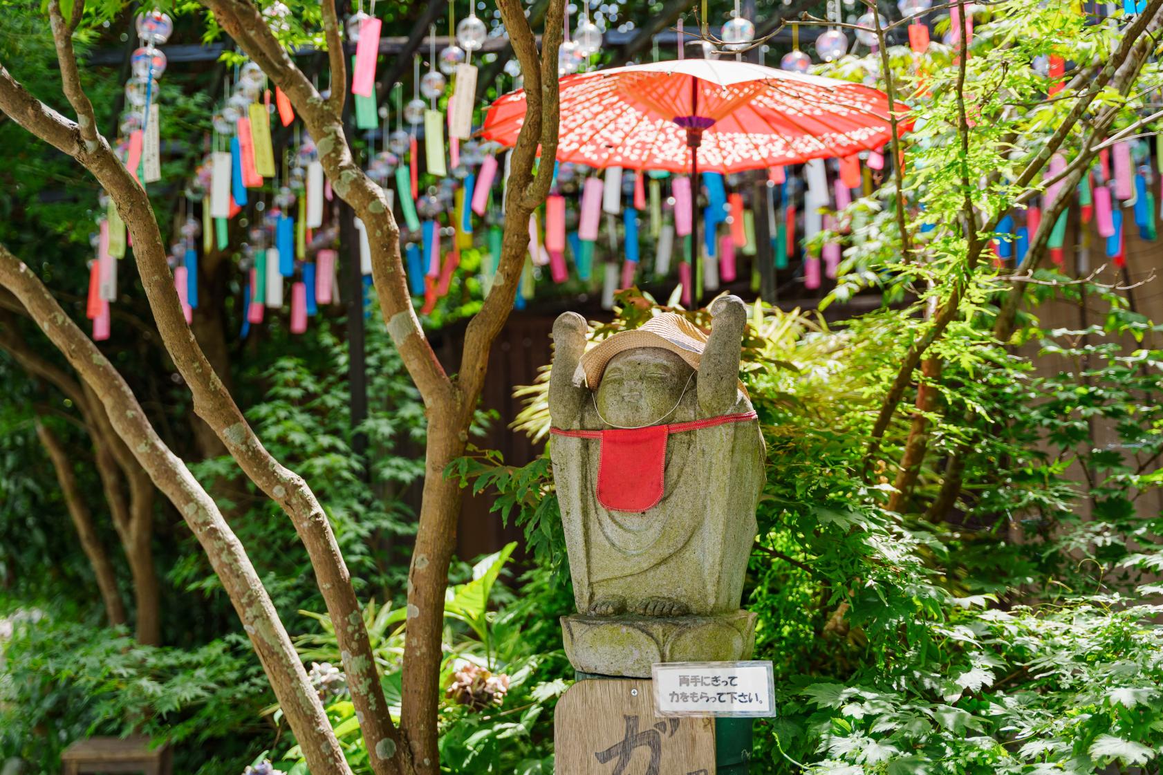 三井寺（平等寺）　風鈴トンネル-8