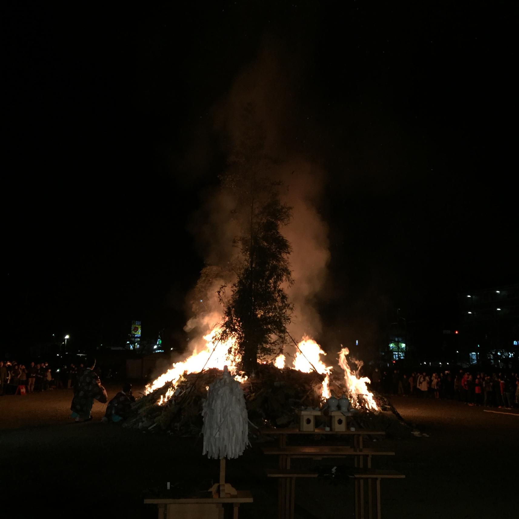 香椎宮　焼納どんど祭-0