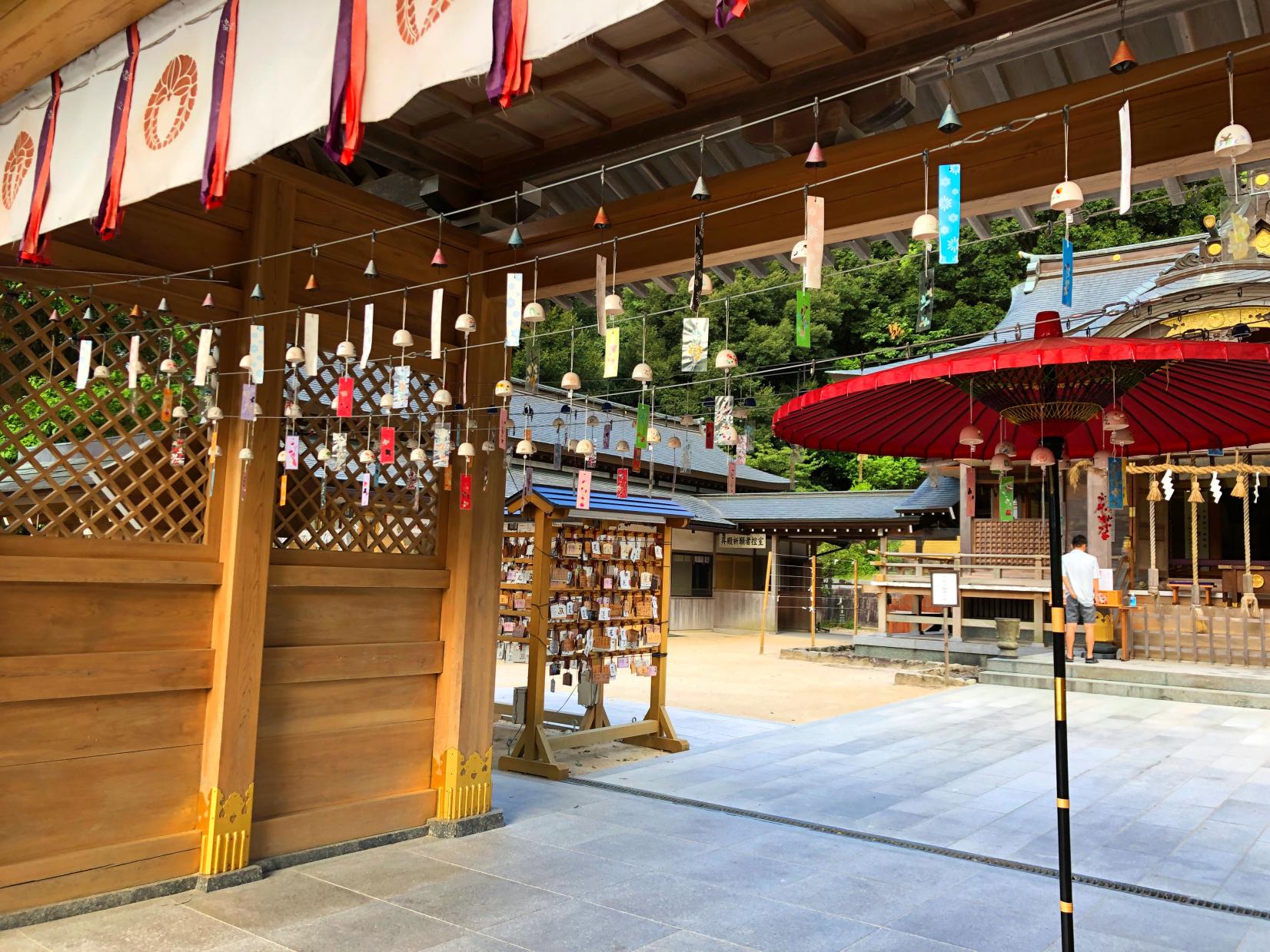 春日神社　風鈴飾り-1