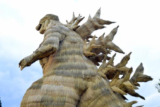筑前町巨大わらかがし「ゴジラ」展示-4