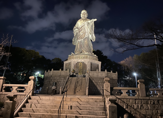 Bronze statue of Nichiren Shonin-8