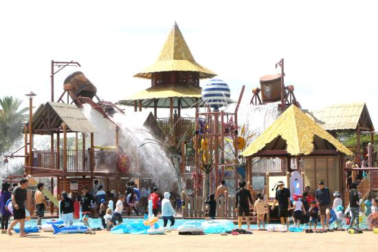 Uminonakamichi Sunshine Pools-1