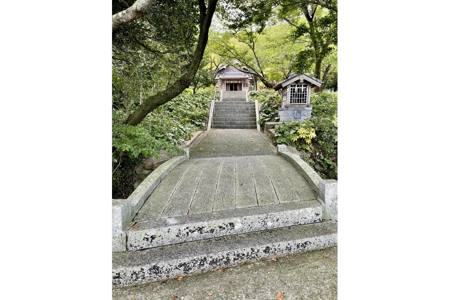 鎮懐石八幡宮-2