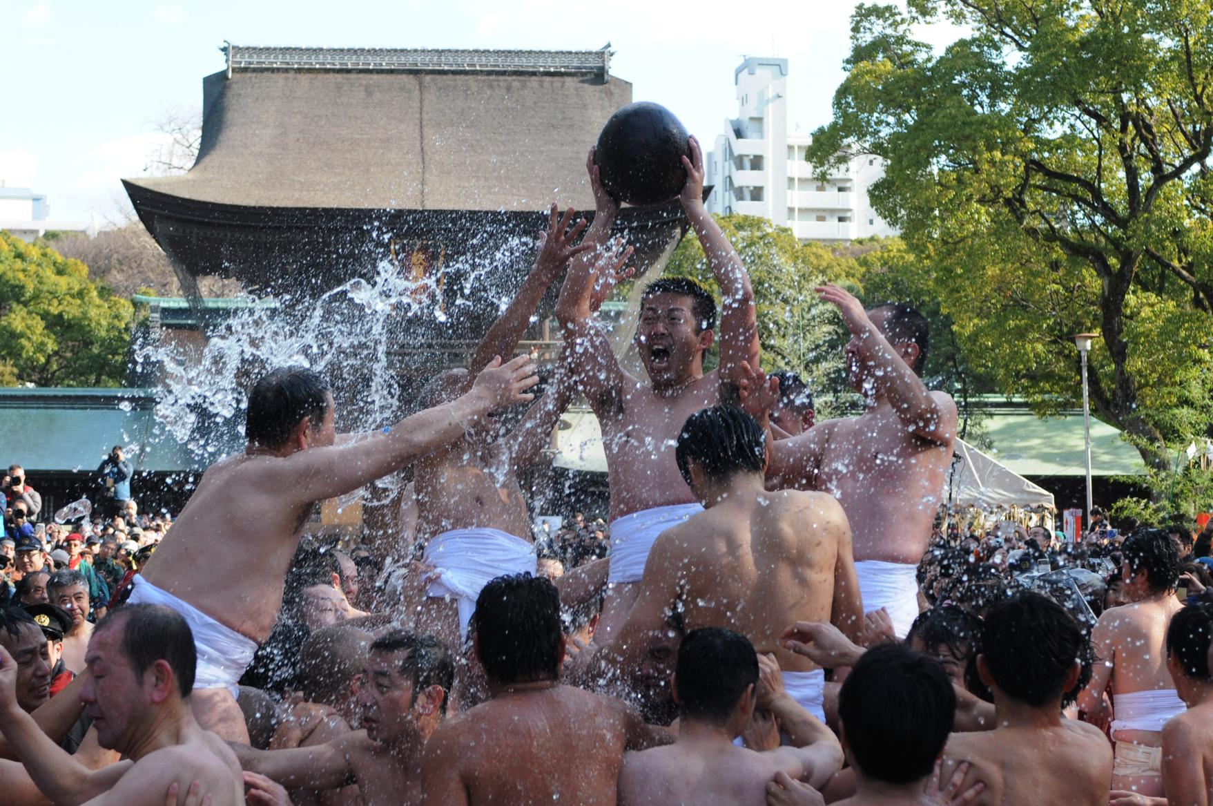 【筥崎宮】玉取祭（玉せせり）-1
