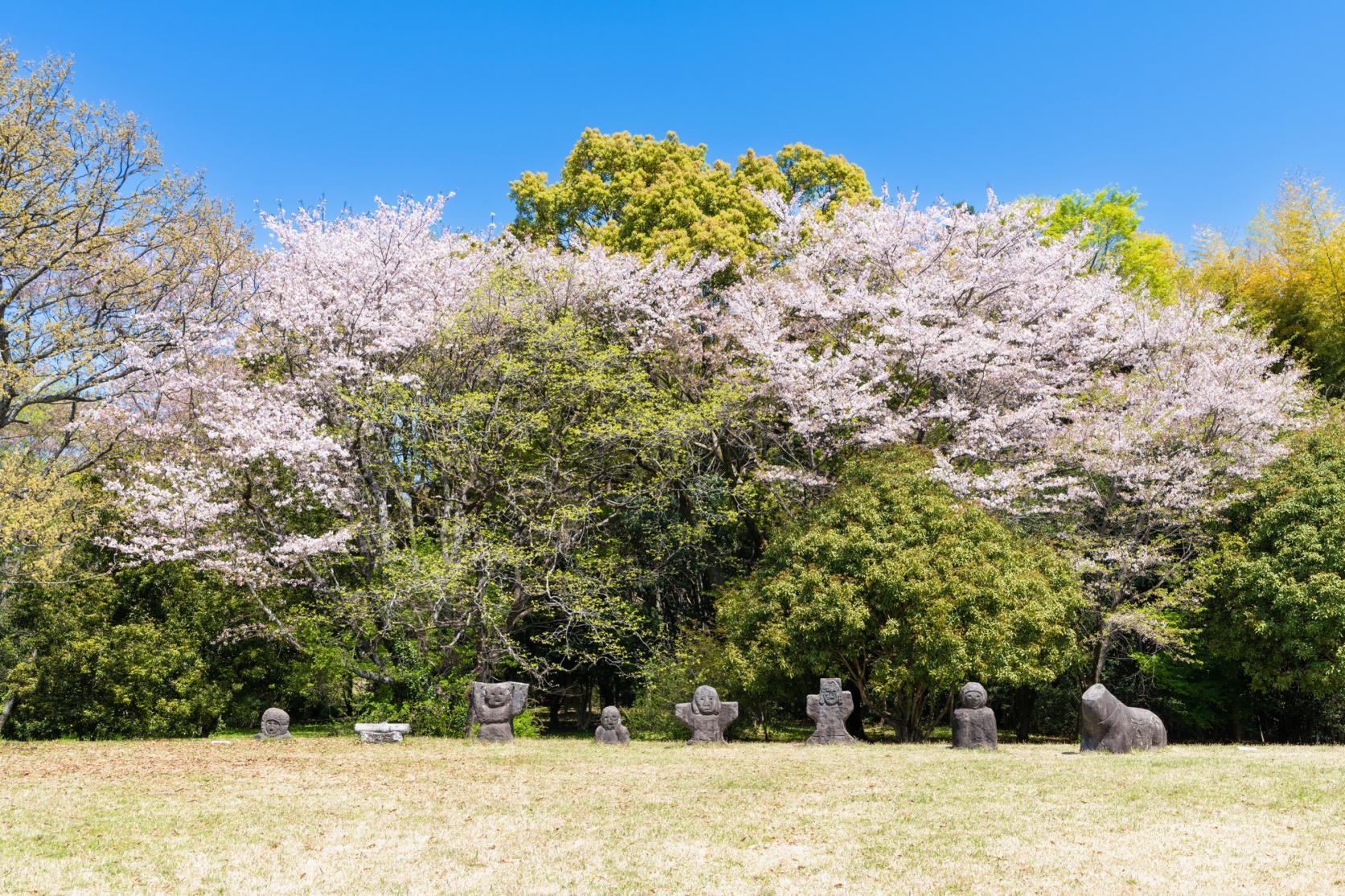 Iwatoyama Tombs