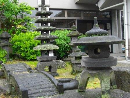 八女石灯ろう