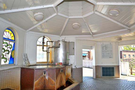 船小屋矿泉场-1