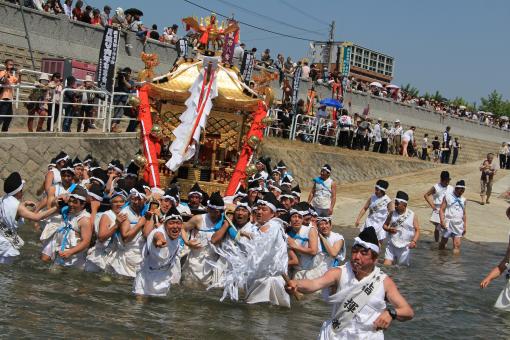 【風治八幡宮】川渡り神幸祭-3