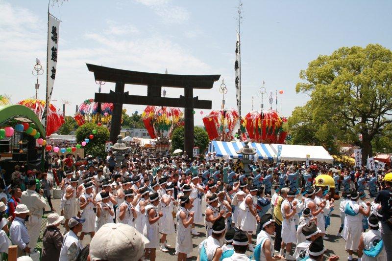 Fuji Hachimangu Shrine River Crossing Festival-3