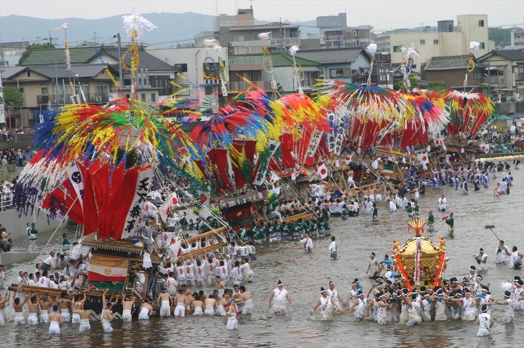 風治八幡宮 川渡り神幸祭