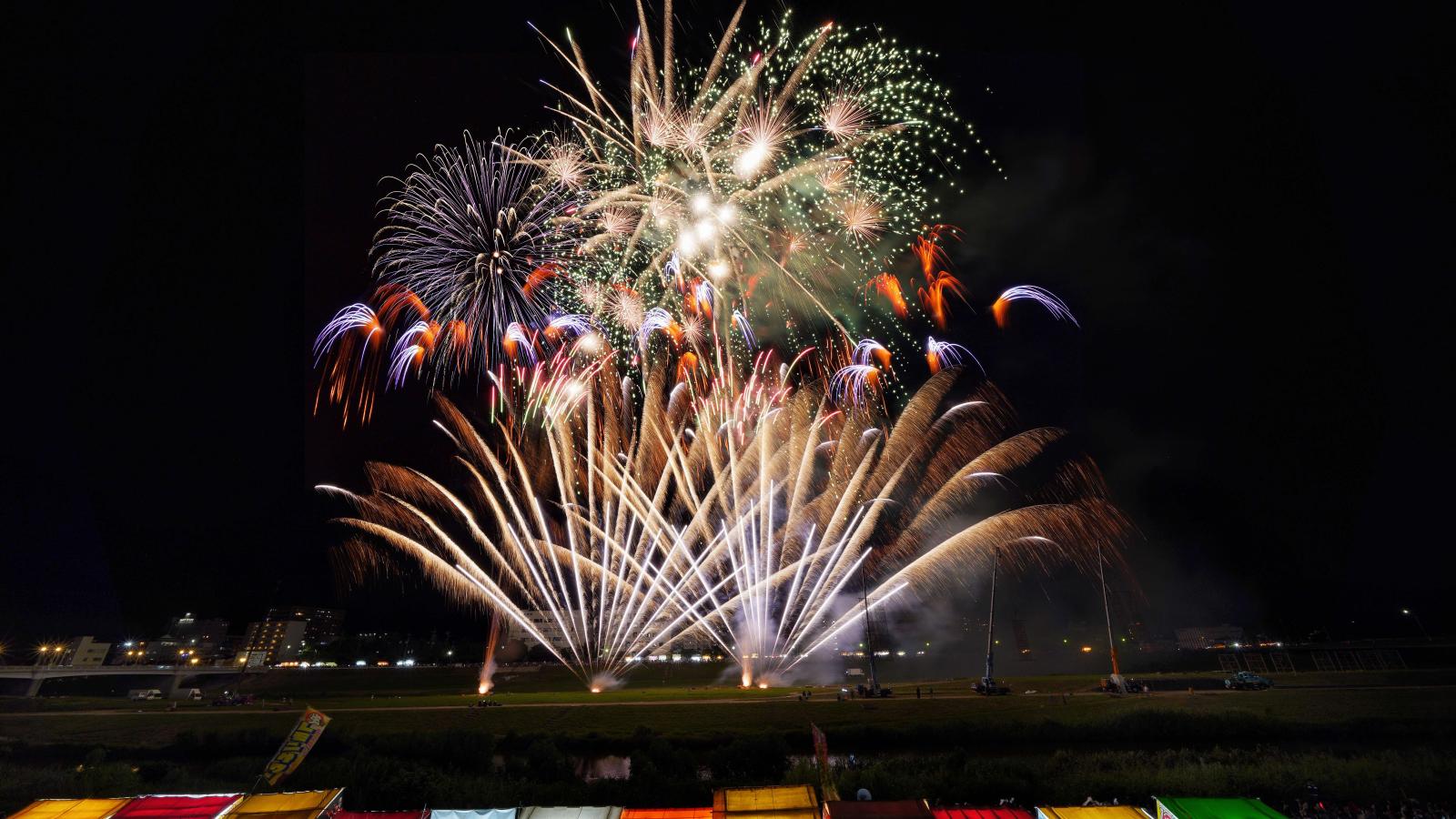 Onga River Iizuka Fireworks Display-1