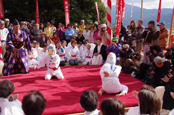 Blindfolded Female Sumo Wrestling (Masue Goro Inari Shrine)-1