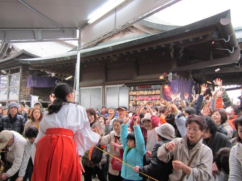 愛宕神社　大節分祭（幸せ星祭り）