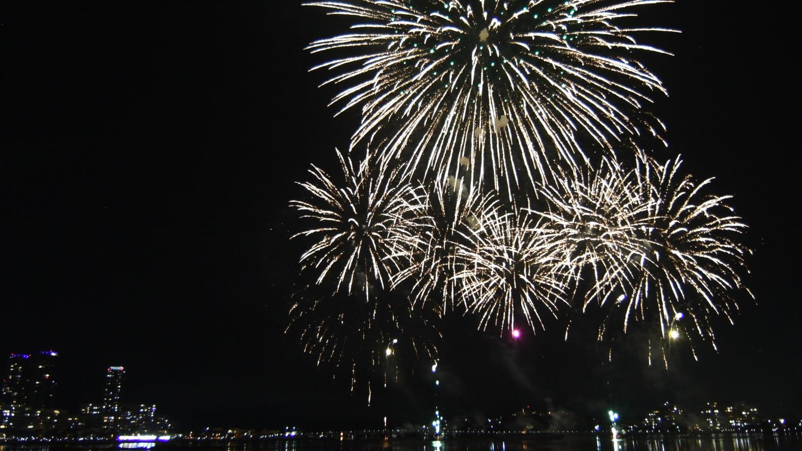 FUKUOKA Higashi Ward Fireworks Festival-9