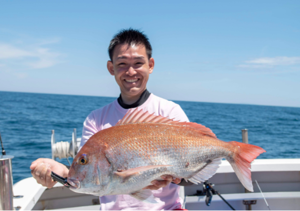 Experience boat fishing with all your tools provided! Kitakyushu Tsuri-ikoka Club