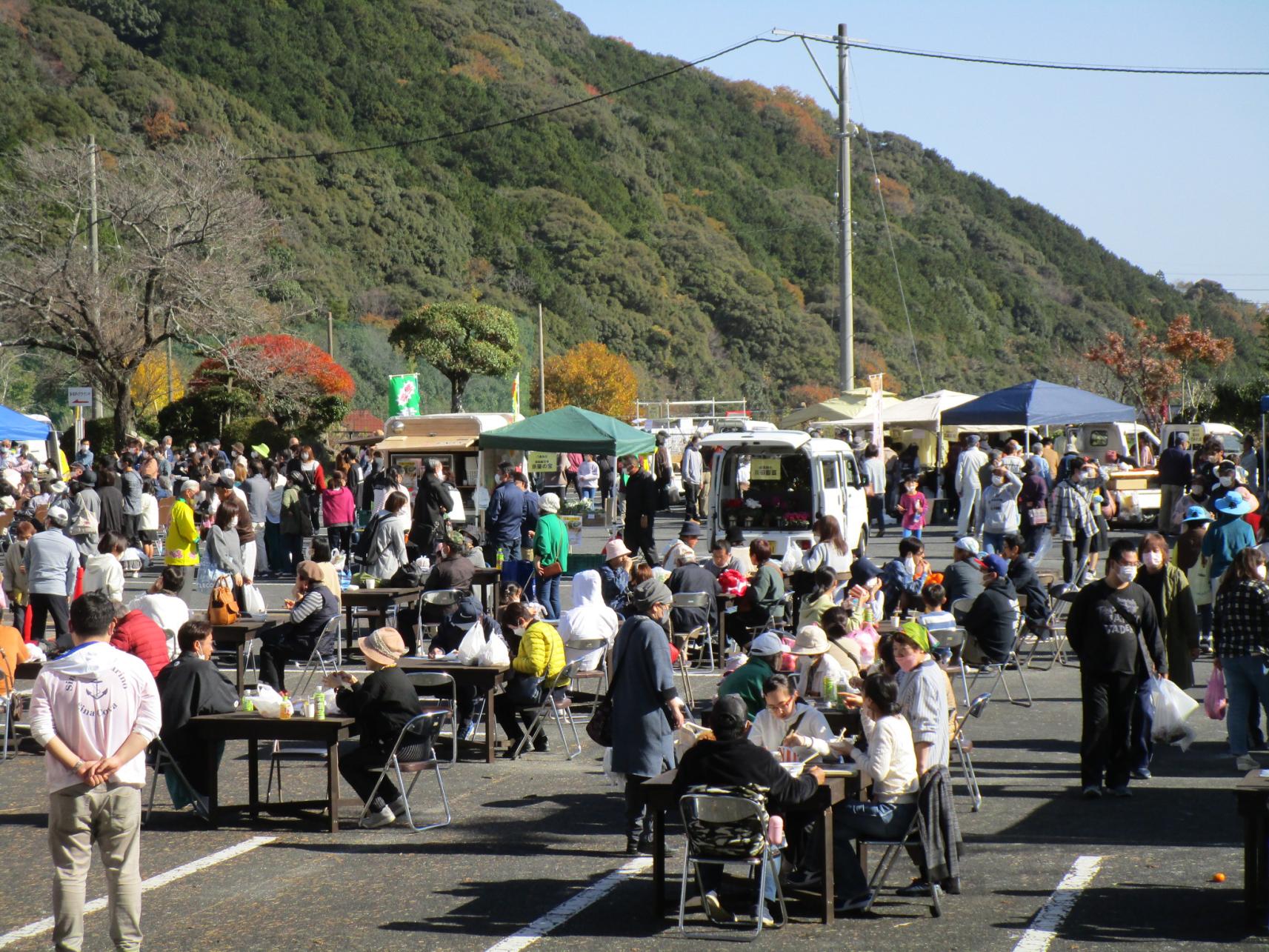 いきいき山村いわや「軽トラ市」-1