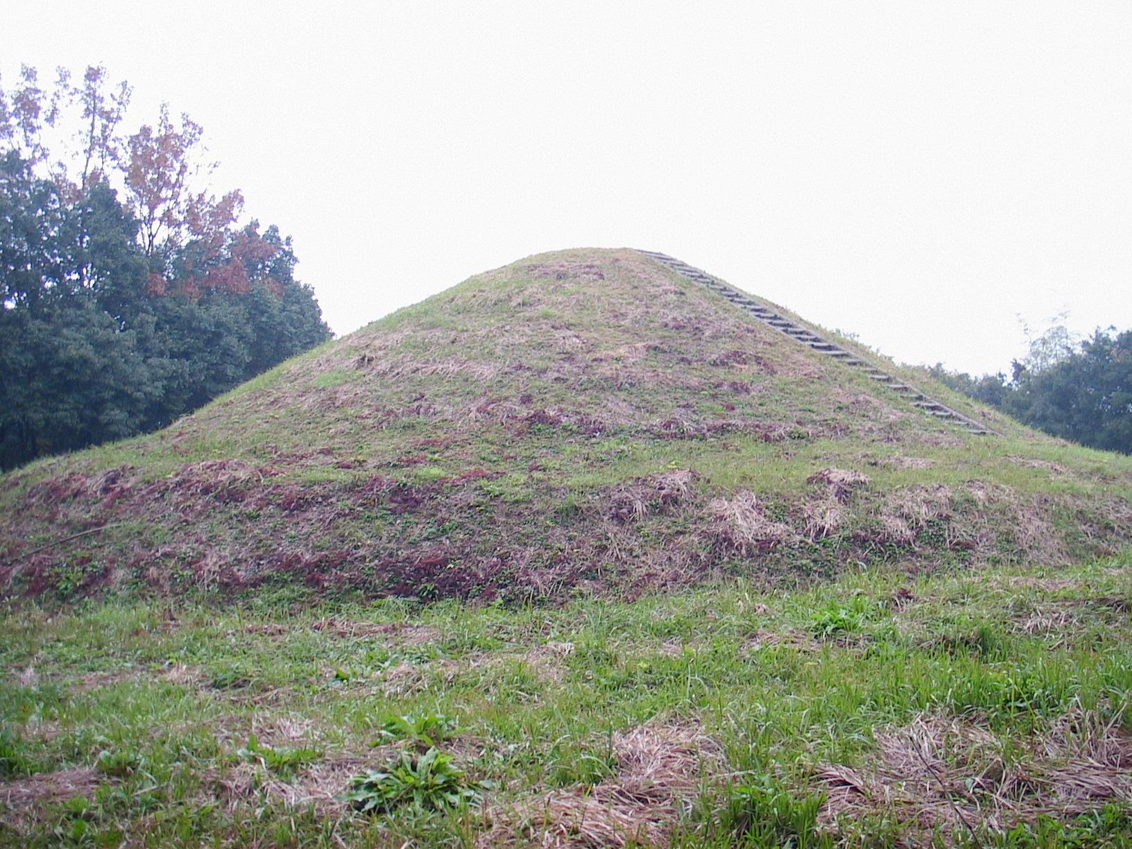 彦徳甲塚古墳