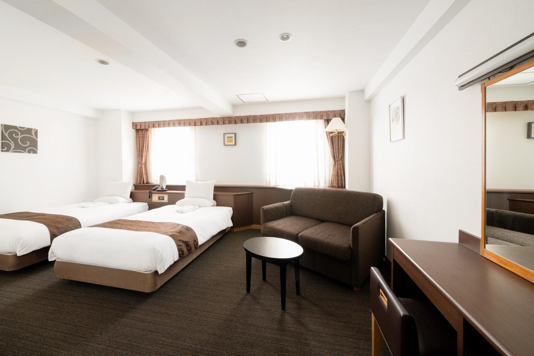 TOYOHOTEL-3