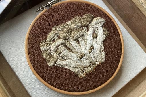 仔猫のきつね野菜刺繍展-2