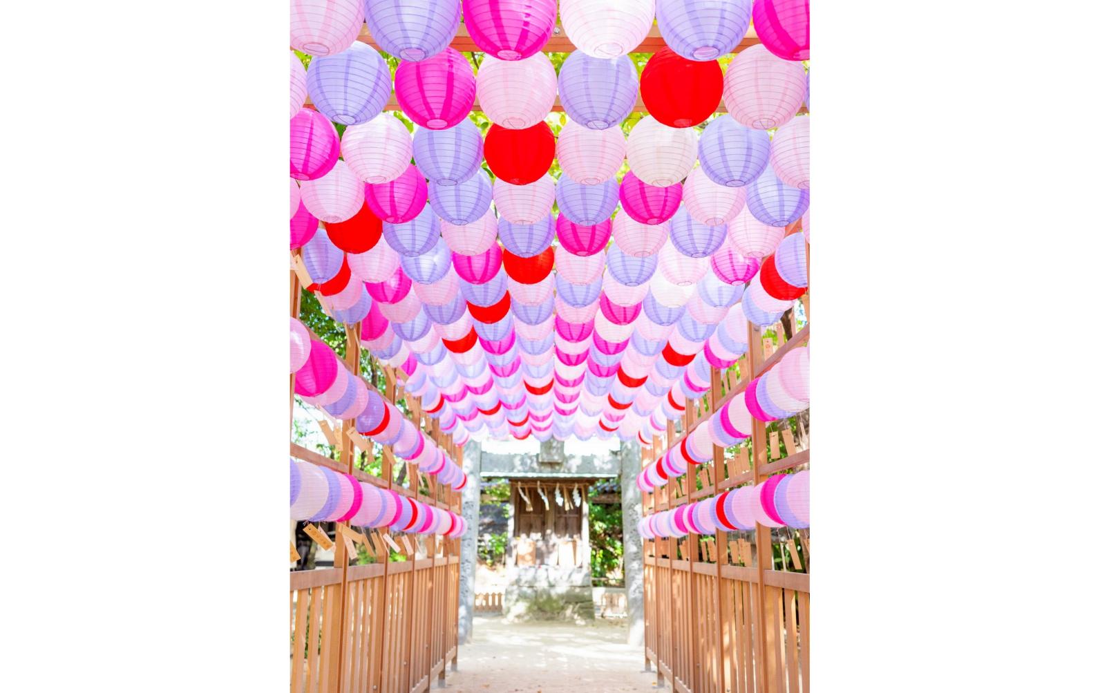 現人神社 恋ぼんぼり回廊