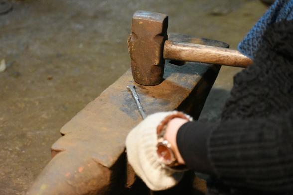 槌打ちして作る「日本刀風ペーパーナイフづくり」-0