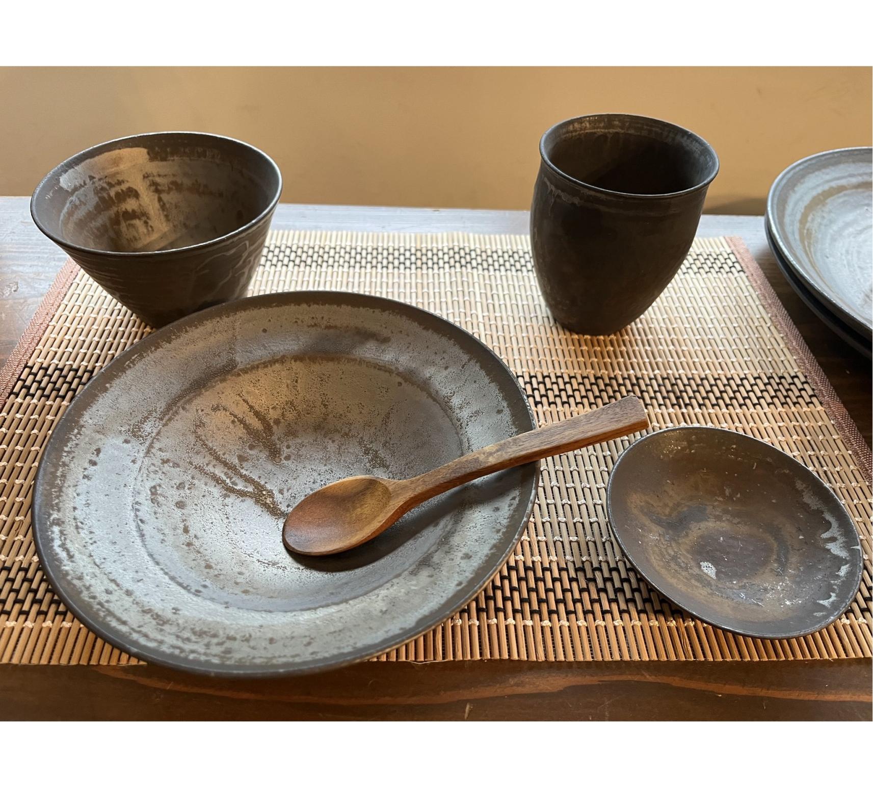 【匠ギャラリー】暮らしのうつわ　女性陶芸家2人展-1