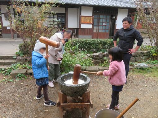 餅つき体験だョ！全員集合！-1