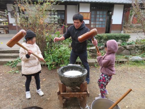 餅つき体験だョ！全員集合！-2