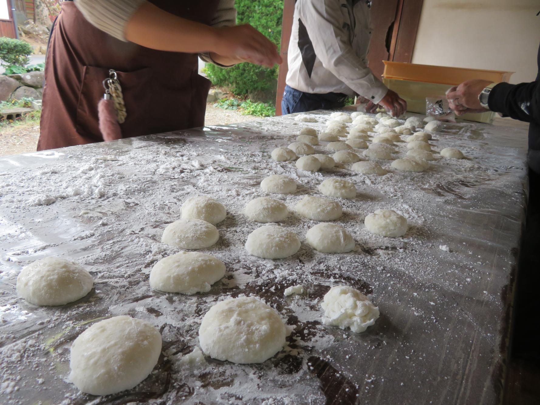 餅つき体験だョ！全員集合！-4