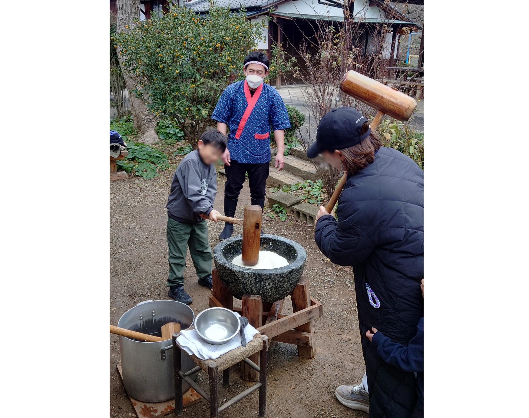 餅つき体験だョ！全員集合！-8