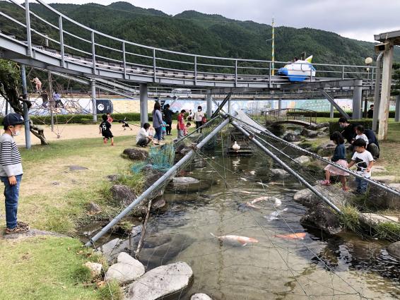 こどもわくわくパーク（道の駅歓遊舎ひこさん）-0