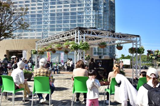 【北九州市立響灘緑地グリーンパーク】春のバラフェア2026 ストリートピアノライブ-0