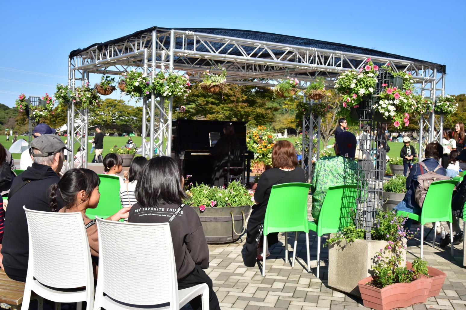 【北九州市立響灘緑地グリーンパーク】春のバラフェア2026 ストリートピアノライブ-1