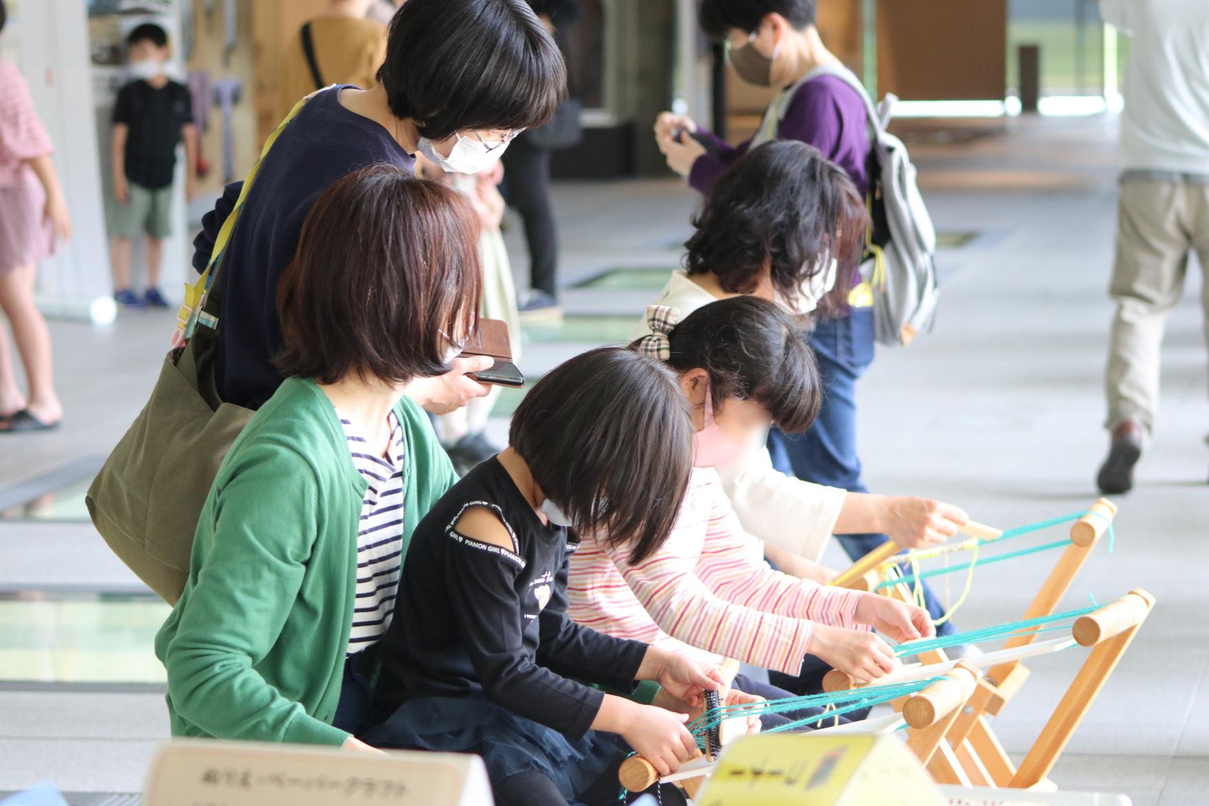 【九州歴史資料館】ボランティアイベント「綿の編み物・機織り体験、組紐づくり」-1
